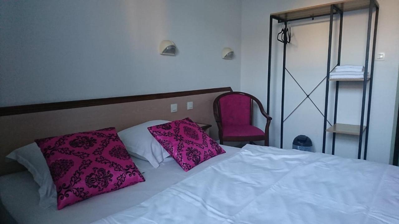 Hotel Les Deux Porches Verrieres  Luaran gambar